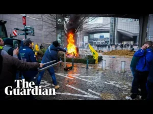 Protesting farmers light fires and clash with police at European parliament